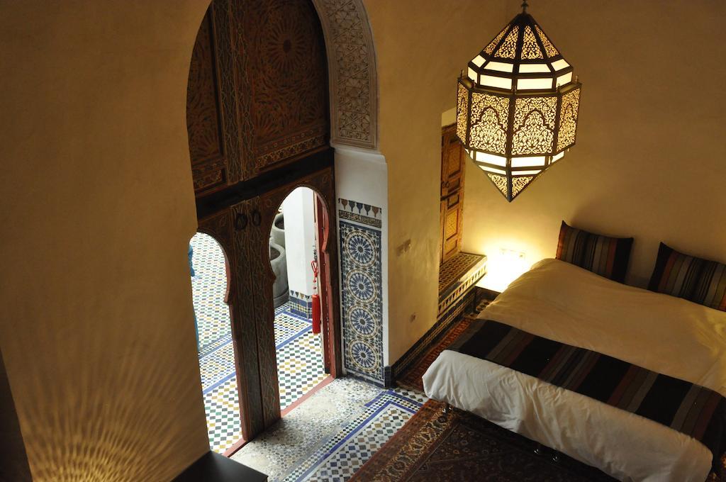 Dar 7 Louyat Hotel Fez Habitación foto